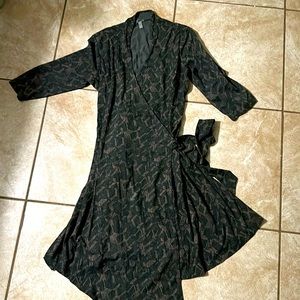 SALES SALES 💯 Printed Green Wrap Dress With 3/4 Sleeves 2 for $30